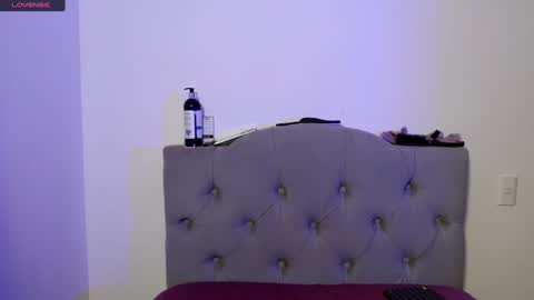 IG   OF red moonn online show from January 8, 10:48 am