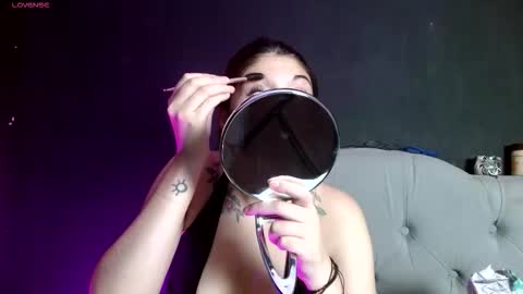 IG   OF red moonn online show from February 24, 5:17 am