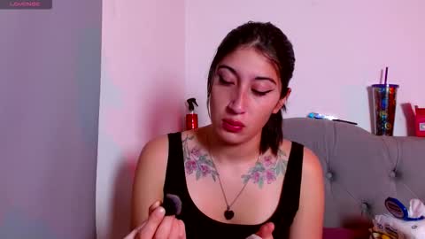 IG   OF red moonn online show from November 28, 5:10 am