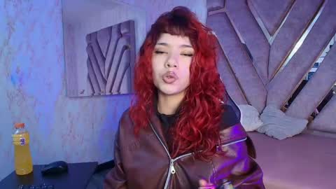 red_pandaa online show from April 21, 3:24 am