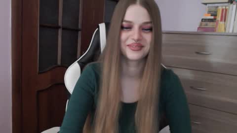 Lily online show from November 8, 2:27 am