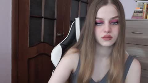 Lily online show from October 7, 2:38 am