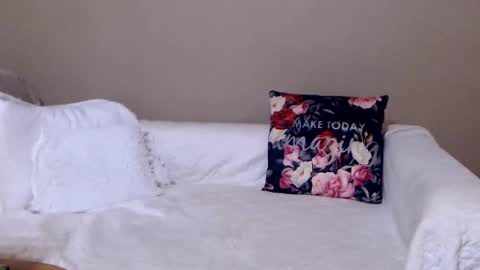 izabell online show from January 14, 6:24 pm