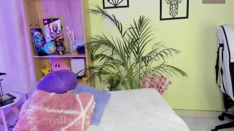 Lu Independiet model online show from March 7, 4:24 am