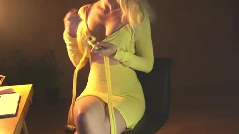 Red online show from December 7, 6:04 pm