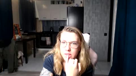 Regina online show from September 16, 1:35 am