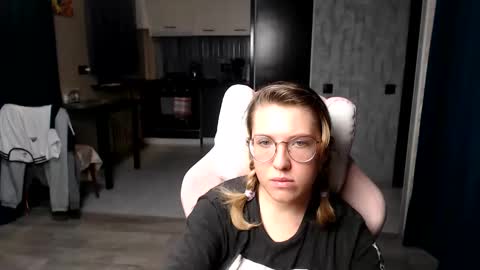 Regina online show from September 18, 1:48 am