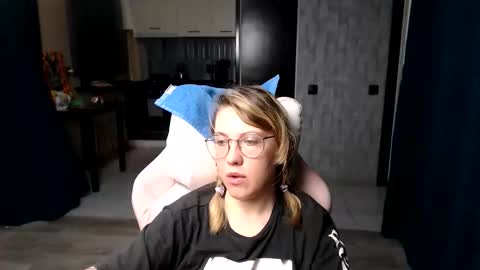 Regina online show from September 17, 1:36 am