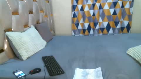 remmyqueen online show from April 1, 1:41 pm