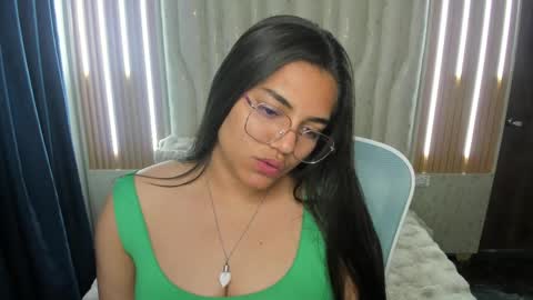 renata online show from May 18, 8:15 pm