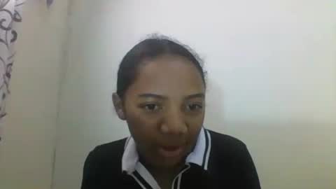 rianahcia online show from July 31, 1:12 pm