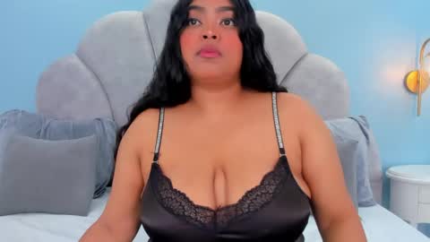 riley_dolly online show from May 22, 4:32 am