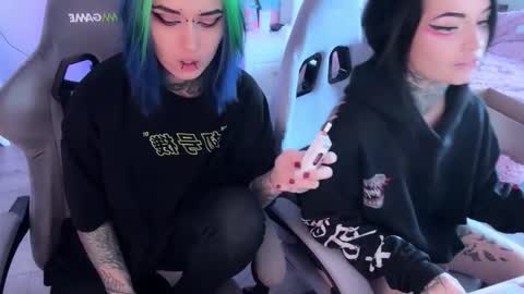   DianaBrite            fansl y online show from October 11, 11:47 am