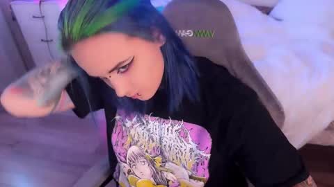   DianaBrite            fansl y online show from October 8, 1:37 pm