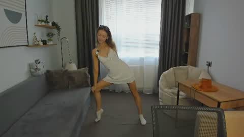 EVA here online show from July 31, 8:15 am