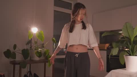 Akemi online show from February 13, 4:52 pm