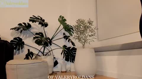 Valery Roldans online show from March 11, 2:10 am