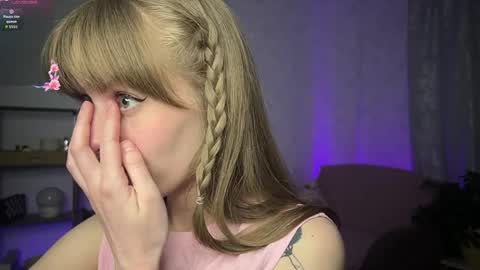 RoosaMoore online show from April 25, 2:58 pm