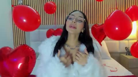 roseaurora online show from February 14, 1:24 pm