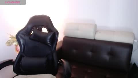 rose online show from December 1, 11:51 pm