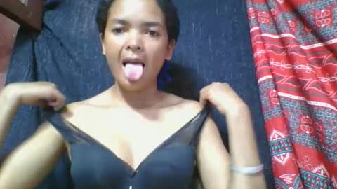 rosia685234 online show from March 21, 8:19 am