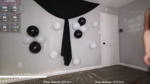 Rosie Bones online show from January 3, 12:00 am