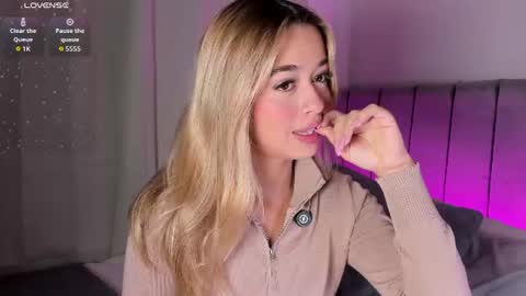 Rosse Daw Independent model  online show from July 20, 5:03 pm