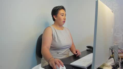 ROSSE DEMOND  online show from February 6, 2:37 am