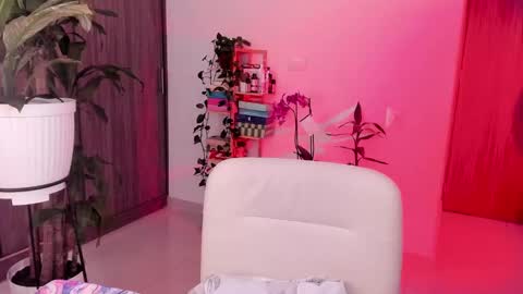 Im Ross   online show from October 3, 8:14 pm