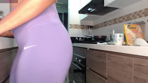 Rouss marie henao  online show from March 12, 12:10 am