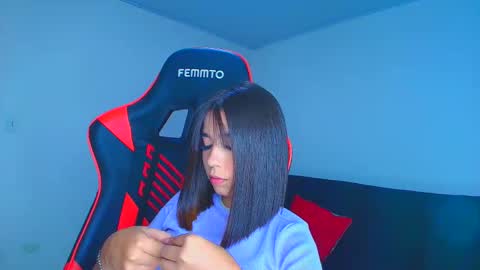 rousse_violet online show from November 20, 10:44 pm