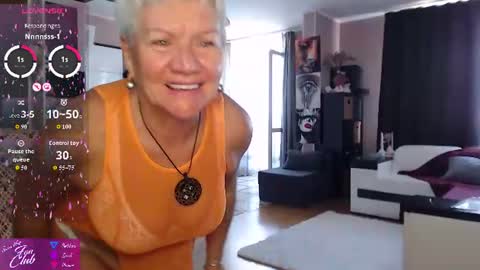 Roxana online show from June 19, 3:04 pm