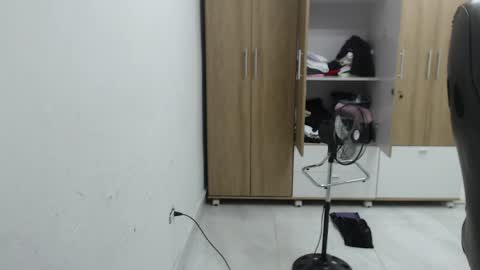 Roxana online show from April 3, 1:03 am