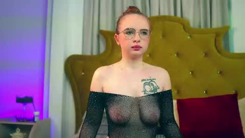 roxiee_vice online show from April 19, 5:18 am