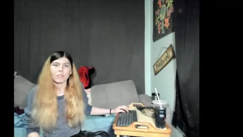 roxihazeleyes online show from April 9, 3:09 am