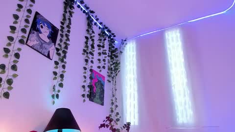 Roxx IG  online show from January 13, 7:10 pm