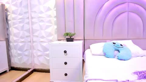 Roxy online show from February 1, 7:12 pm