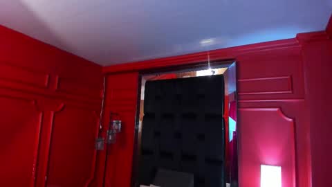 Roxy hell online show from October 18, 12:19 pm