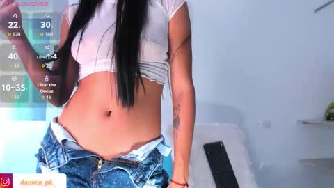 R O X Y  online show from September 25, 7:34 pm