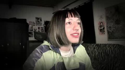 Roxy Independient model Help me to reach 50 thumbs up online show from July 30, 12:33 am