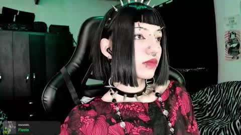 Roxy Independient model Help me to reach 50 thumbs up online show from February 5, 1:08 am