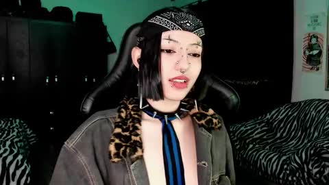 Roxy Independient model Help me to reach 50 thumbs up online show from December 19, 1:32 am