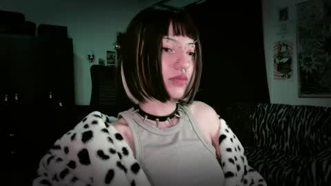 Roxy Independient model Help me to reach 50 thumbs up online show from May 15, 11:40 pm