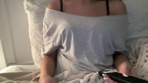 roxyrhode online show from June 17, 1:29 am