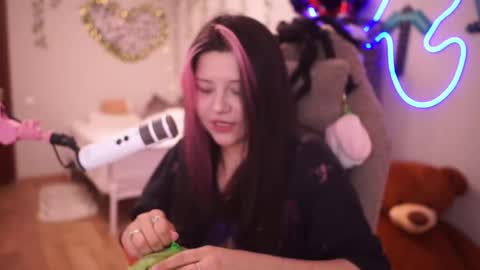 roxysuh online show from October 30, 8:16 am