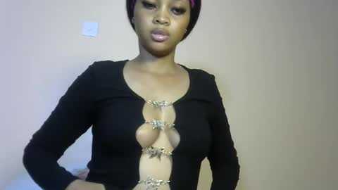 royalseductress online show from March 20, 8:25 pm