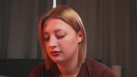 Mila online show from November 21, 6:04 am