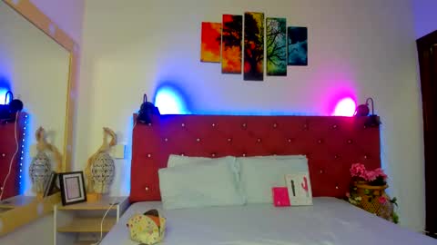 Ruth online show from November 25, 1:24 pm