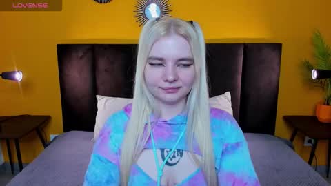 ruthbryant online show from December 19, 12:48 am