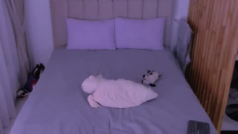 Sabrina MacMarren online show from March 17, 5:06 pm